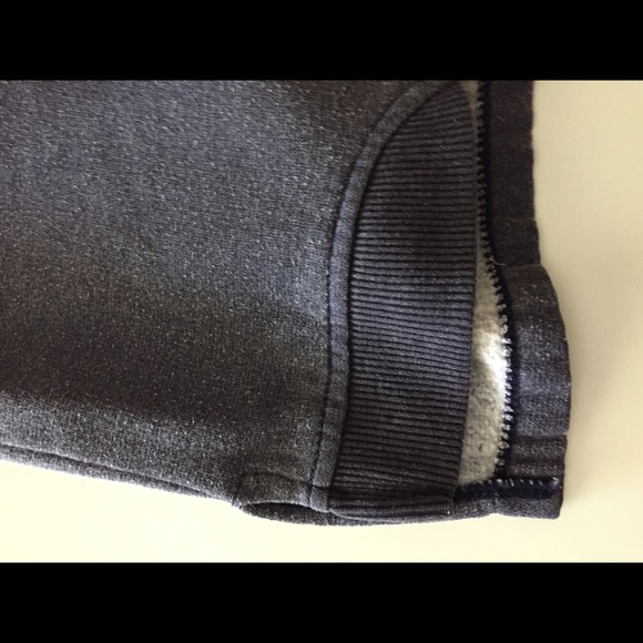 80’s Vintage Triangle Pocket Sweatshirt Distressed - Picture 6 of 8